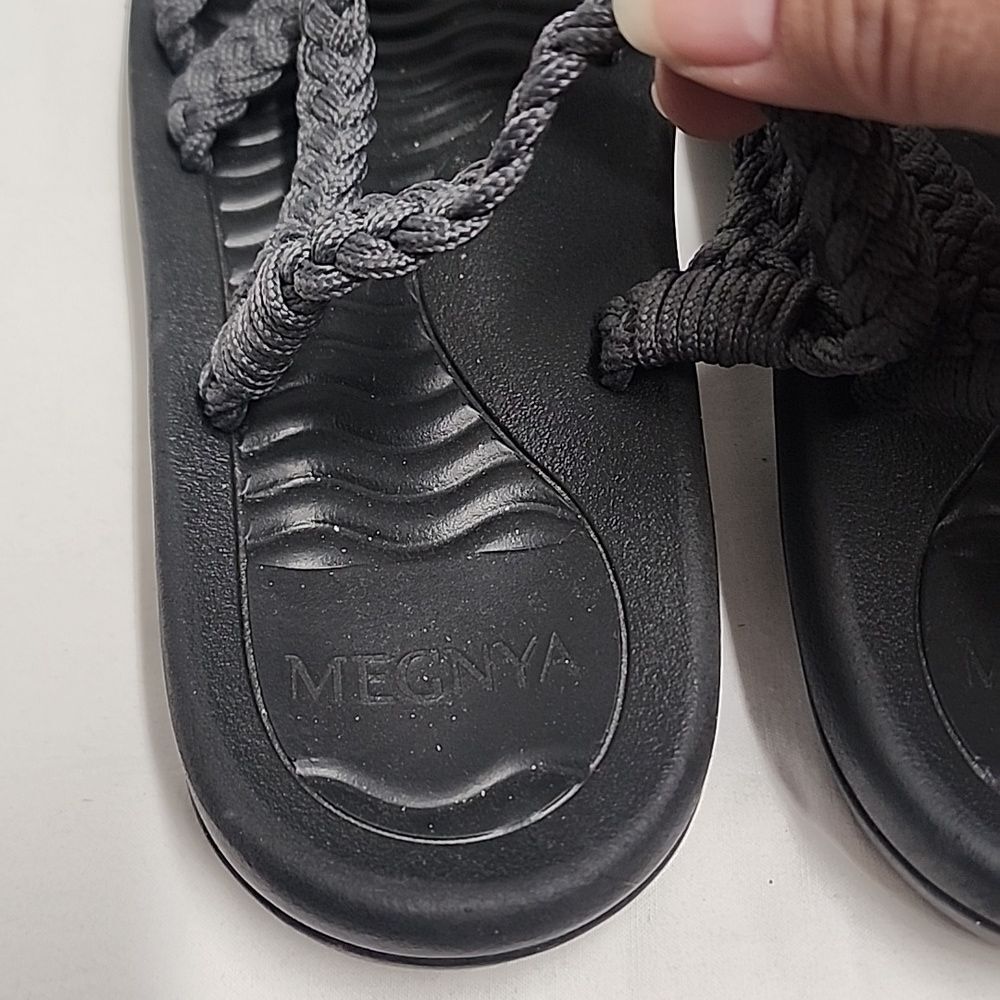 Megnya black and gray braided strap water sandals size 8 - Picture 4 of 10
